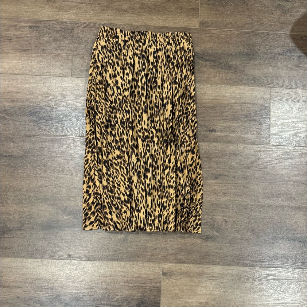 Pleated skirt, leopard print, size M